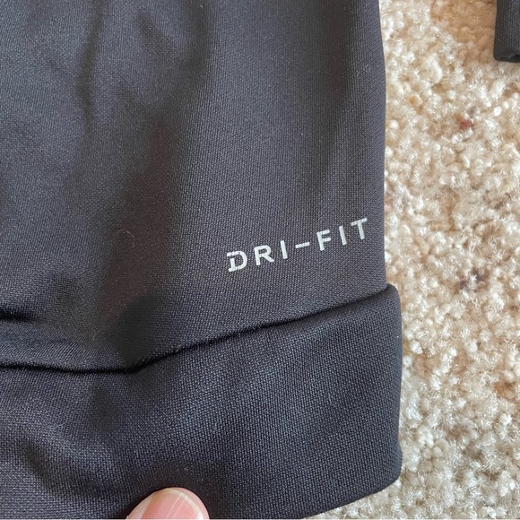 Nike girls hoodie size small / rainbow mesh inside of hood - Picture 5 of 6